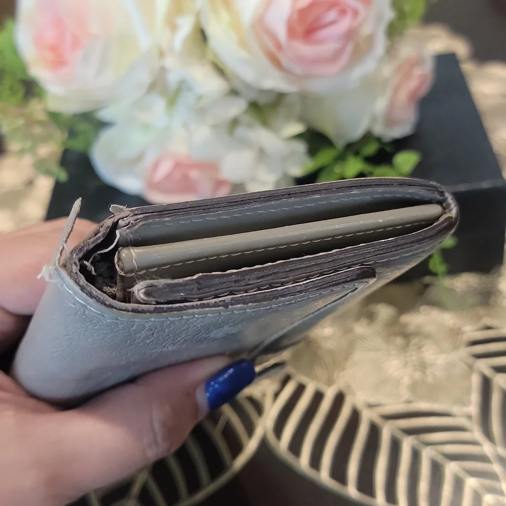 Authentic Louis Vuitton Suhali wallet